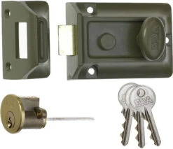 ERA Traditional Nightlatch 60mm Green Case 133-82